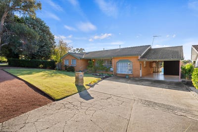 /international/au/56-mackellar-crescent-cook-act-151461056/