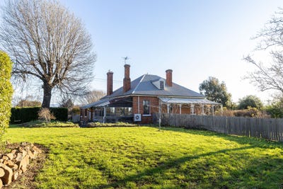 /international/au/28-east-barrack-street-deloraine-tas-148399908/?lang=en