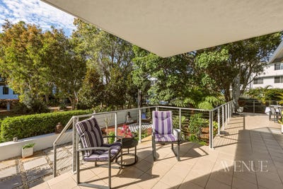 /international/au/316-66-sickle-avenue-hope-island-qld-151933616/