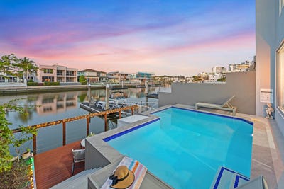 /international/au/1-11-south-quay-drive-biggera-waters-qld-150637108/