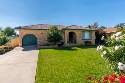 /international/au/49-mirrool-street-coolamon-nsw-151160240/