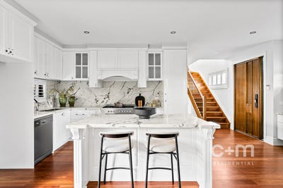 /international/au/2-23-gregory-street-oak-park-vic-152336800/