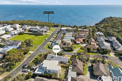/international/au/5-coral-road-mornington-vic-152339812/