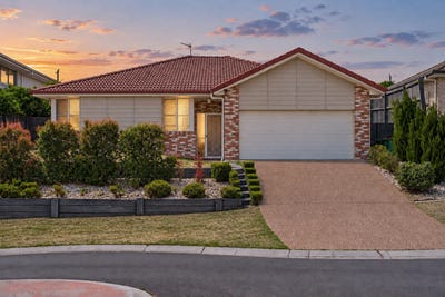 /international/au/10-diamantina-drive-glenvale-qld-152620704/