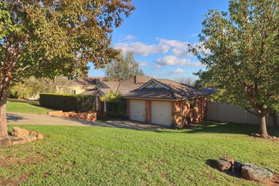 /international/au/3-paris-place-cowra-nsw-151167320/