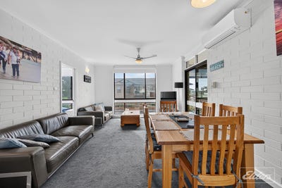 /international/au/10-10-strangways-terrace-port-elliot-sa-151580356/
