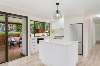 /international/au/32-aethalia-street-currumbin-waters-qld-152296060/