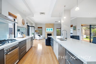 /international/au/8-chipperfield-court-mosman-park-wa-148253848/