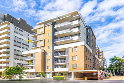 /international/au/24-2-george-street-warwick-farm-nsw-151362460/