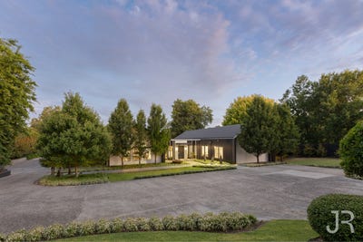 /international/au/28-30-beaumont-road-berwick-vic-152629484/
