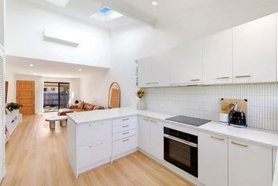 /international/au/3-139-sunshine-boulevard-mermaid-waters-qld-151411416/