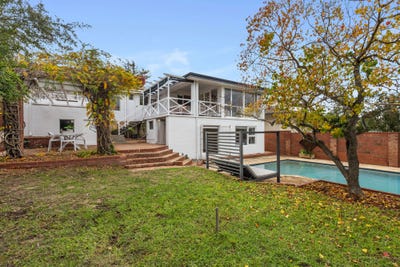 /international/au/7-rowan-place-woodlands-wa-148315988/