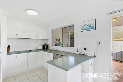 /international/au/3-21-campbell-street-torquay-qld-152515768/