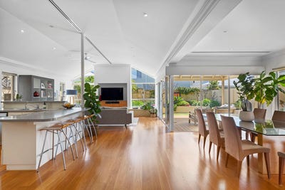 /international/au/7-chipperfield-court-mosman-park-wa-152349624/
