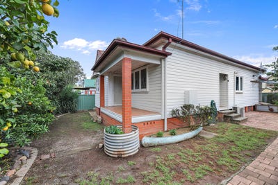 /international/au/80a-kingdon-street-scone-nsw-151435672/