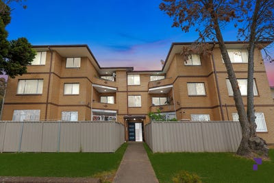 /international/au/6-41-43-rosemont-street-south-punchbowl-nsw-151288336/