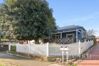 /international/au/60a-hubert-street-east-victoria-park-wa-148489148/
