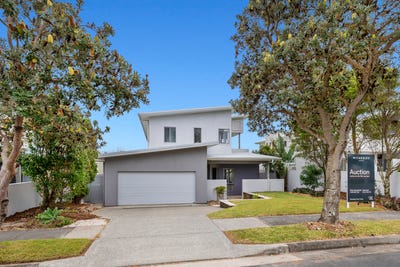 /international/au/33-saltwater-crescent-kingscliff-nsw-148322388/