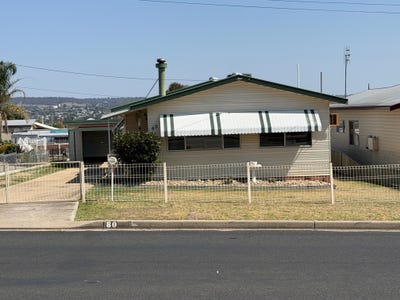 /international/au/80-moore-street-inverell-nsw-152453876/