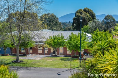 /international/au/2-alcheringa-court-gisborne-vic-152621004/