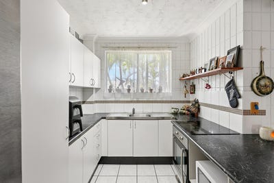 /international/au/110-15-gregory-street-north-ward-qld-151474976/