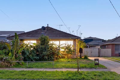 /international/au/27-robertson-crescent-laverton-vic-152628532/