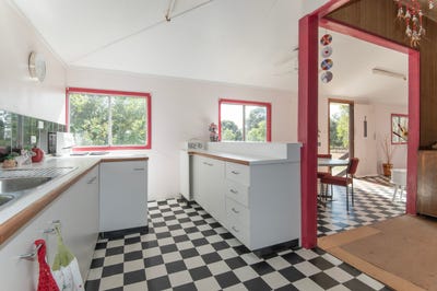/international/au/2-east-street-wowan-qld-151359112/