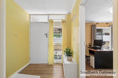 /international/au/4-19-woodley-way-parmelia-wa-152584636/