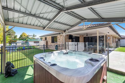 /international/au/8-daniel-street-lota-qld-148600880/?lang=en