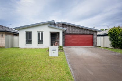 /international/au/25-waterways-drive-sandy-beach-nsw-151167904/
