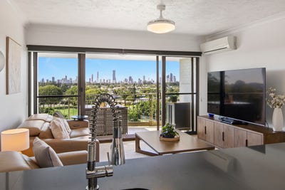 /international/au/56-11-fairway-drive-clear-island-waters-qld-152027780/