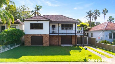 /international/au/35-waterside-cres-carramar-nsw-150743796/