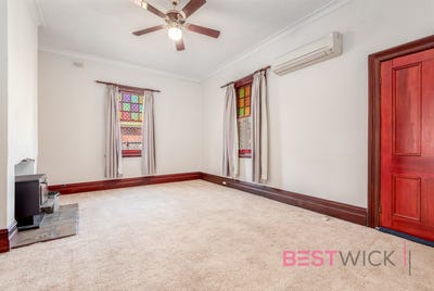/international/au/194-piper-street-bathurst-nsw-149518696/