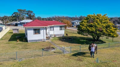 /international/au/44-merinda-street-wallangarra-qld-148519960/?lang=en