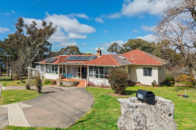 /international/au/203-marsh-street-armidale-nsw-152164556/
