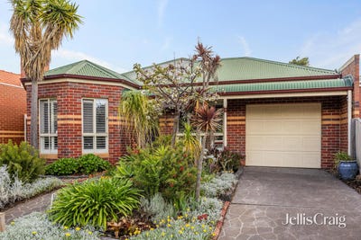 /international/au/12-smith-avenue-williamstown-vic-152694356/