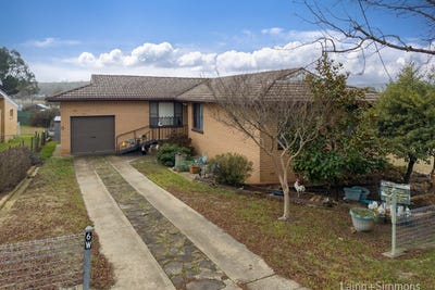 /international/au/6w-hill-street-walcha-nsw-151447520/