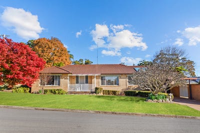 /international/au/2a-roseneath-place-baulkham-hills-nsw-148306592/