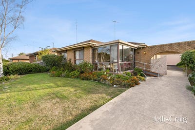 /international/au/44-iona-drive-sebastopol-vic-151105884/