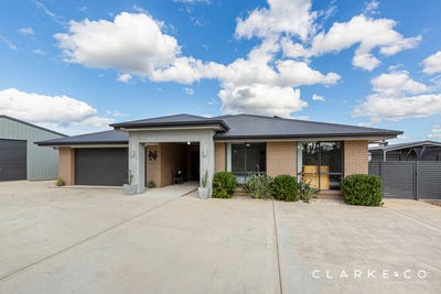 /international/au/8-lois-close-heddon-greta-nsw-151059976/