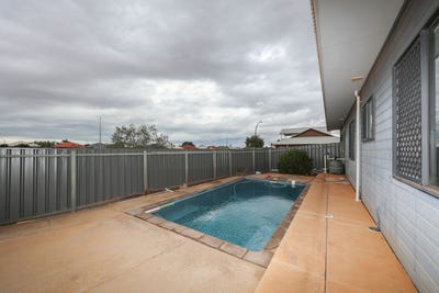 /international/au/28-bettong-bend-baynton-wa-152590080/