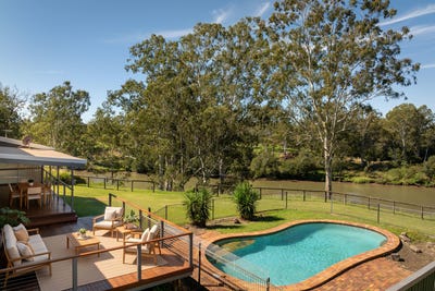 /international/au/53-bass-street-barellan-point-qld-151165572/