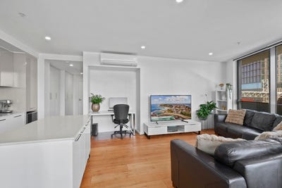 /international/au/404-9-station-street-wickham-nsw-151133496/