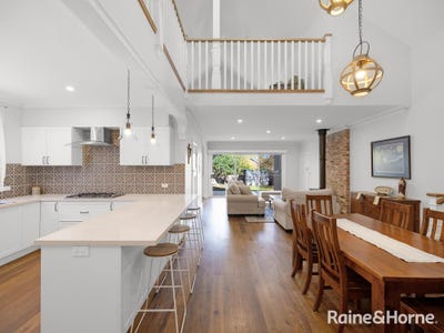 /international/au/250-peel-street-bathurst-nsw-151142060/