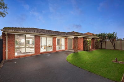 /international/au/52-meadowbank-drive-sunshine-north-vic-151323912/