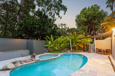 /international/au/12-6-ray-street-sunshine-beach-qld-150322748/
