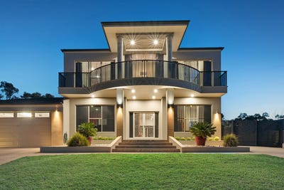 /international/au/16-arilpa-court-kangaroo-flat-vic-152636840/
