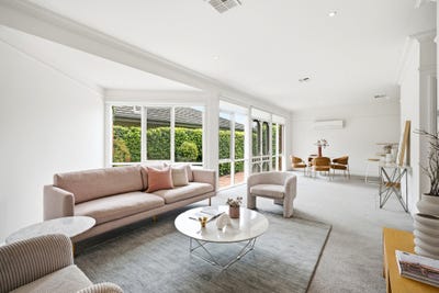 /international/au/8-31-littlewood-street-hampton-vic-152648164/