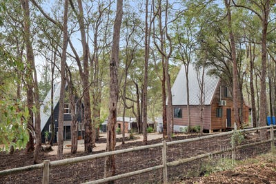 /international/au/4-windoo-road-parkerville-wa-151479736/