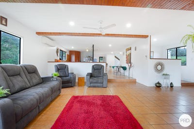 /international/au/635-middle-creek-road-sarina-qld-151265280/